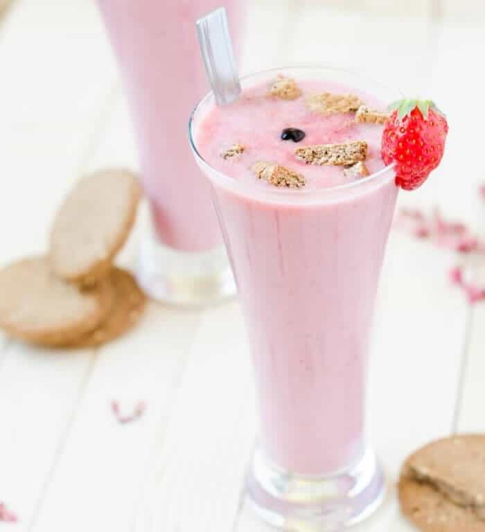 Strawberry Blueberry And Banana Smootie