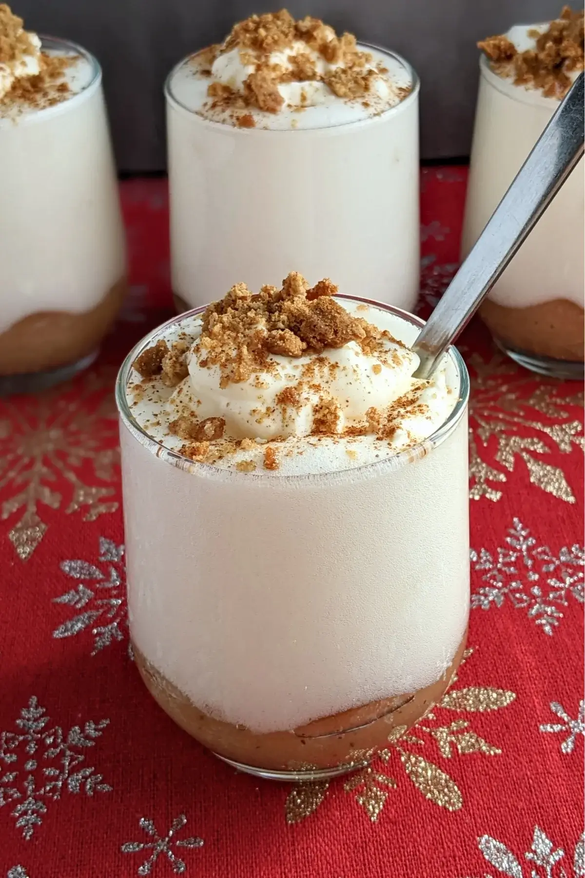 Fluffy apple mousse with a smooth, airy consistency, lightly sweetened.