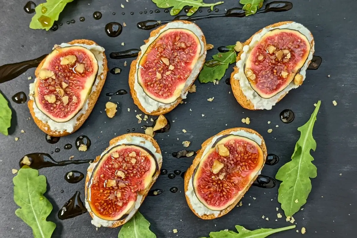 Fig and Whipped Blue Cheese Crostini Appetizers - Italian toasts with fresh figs and whipped blue cheese.