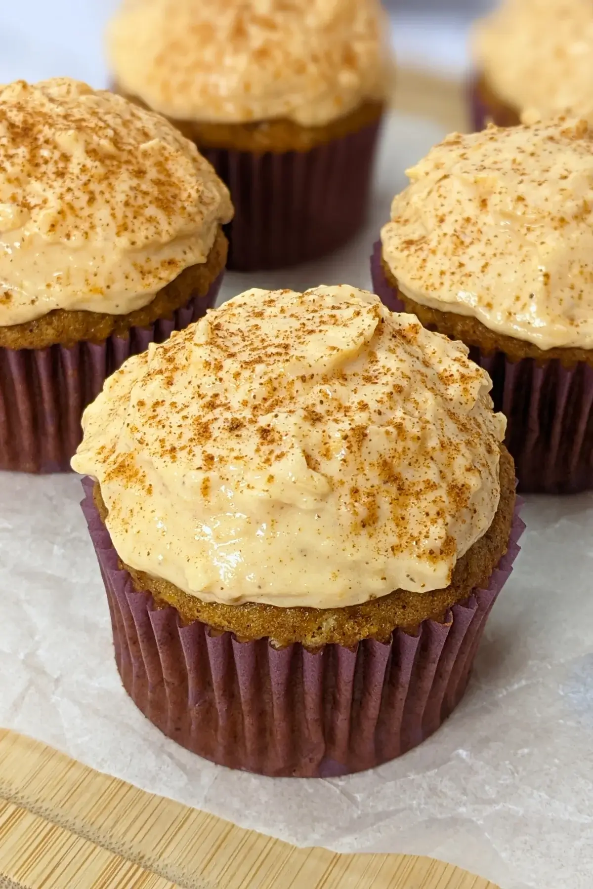 Pumpkin Cupcakes with Pumpkin Greek Yogurt Frosting - fall cupcakes with a healthy forsting made with Greek yogurt and pumpkin puree.